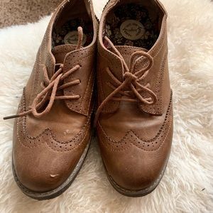 Adorable hipster Oxford style shoes